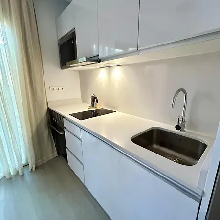 New And Cozy Next To The Apartament